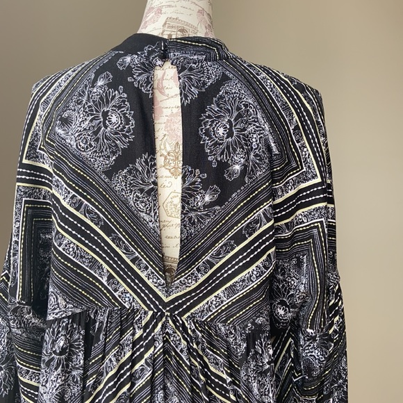 Free People Walking on a Dream Tunic Blouse - Picture 9 of 12